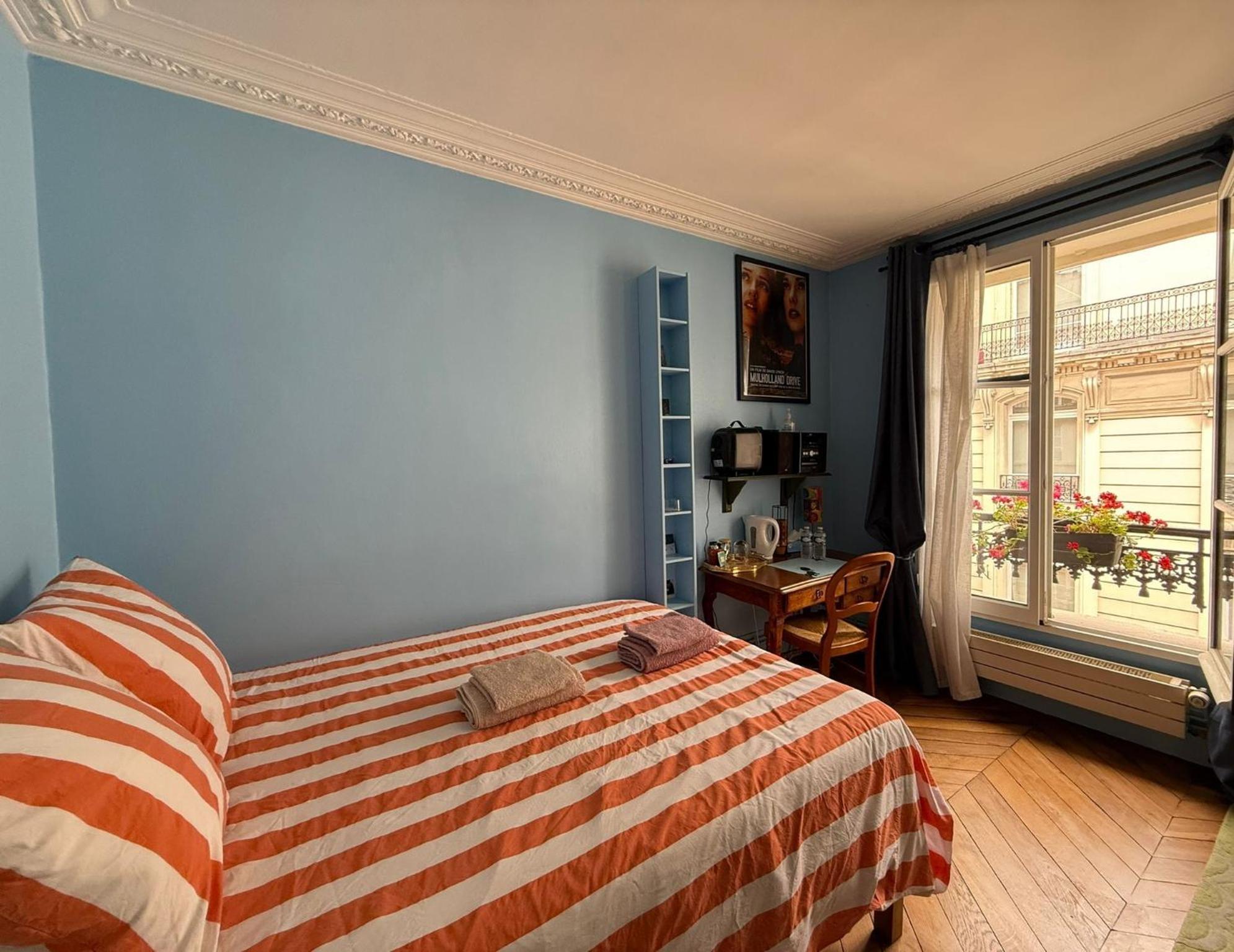 Bergere Opera Trevise - 2 Connecting Rooms With Private Bathroom And 1 Study Room - 35 M2 Paris Bagian luar foto